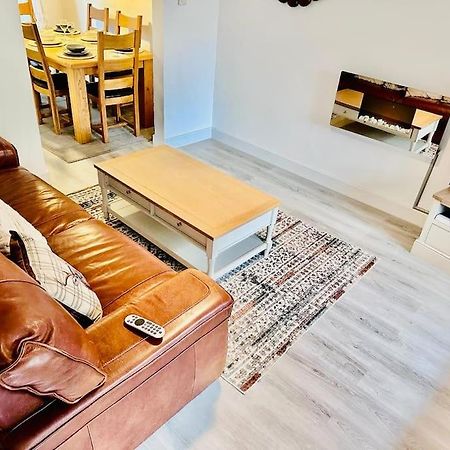 Luxury 4 Bed House In Coventry Villa Exterior foto
