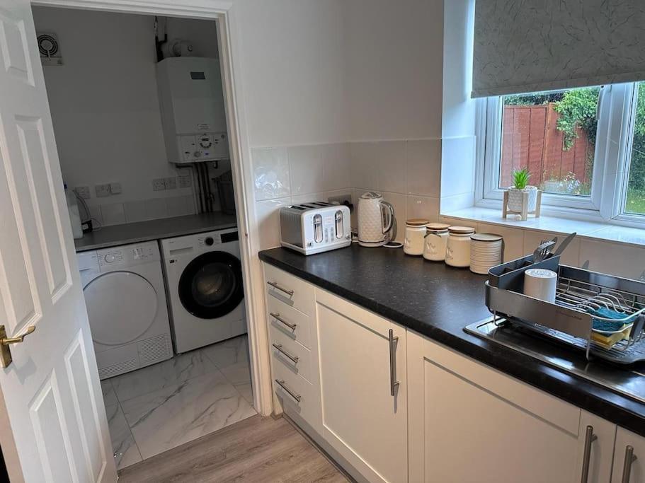 Luxury 4 Bed House In Coventry Villa Exterior foto